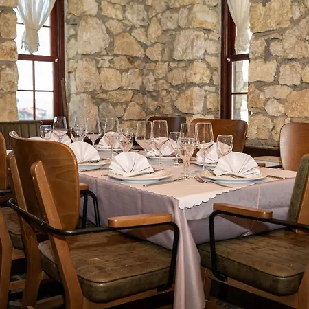 Hotel Macedonian Village &